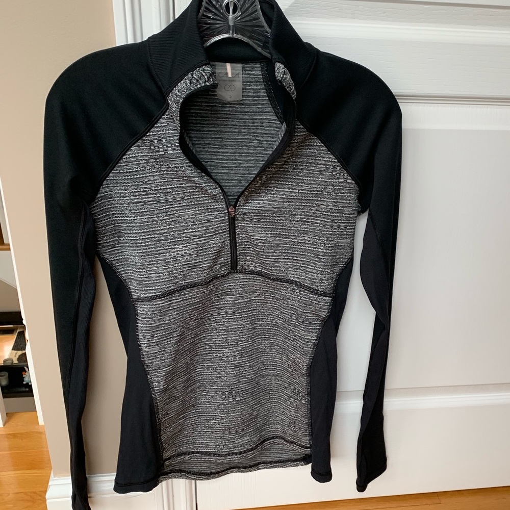 Calia’s women’s fitted fitness top